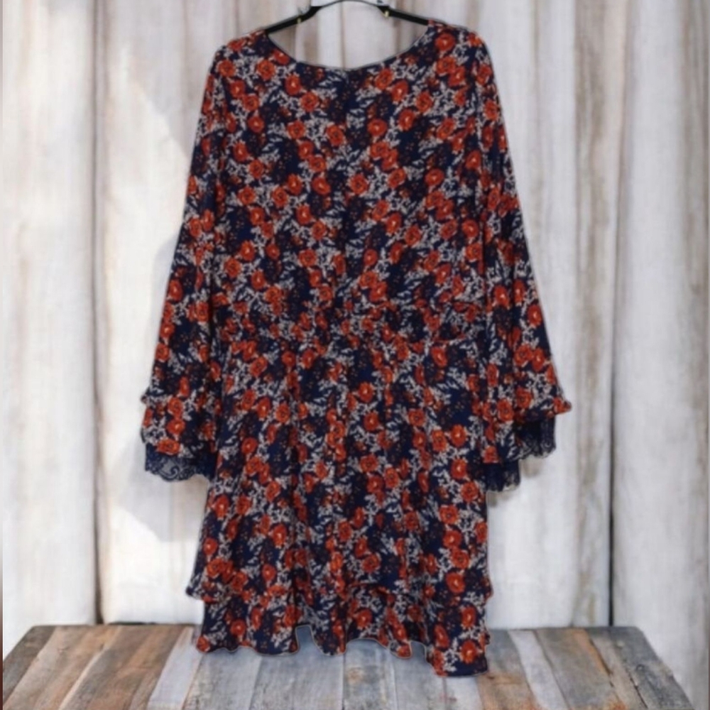 A Beautiful Soul Knee Length Blue Red Floral 1x Womans  Plus Bell Sleeves Lace